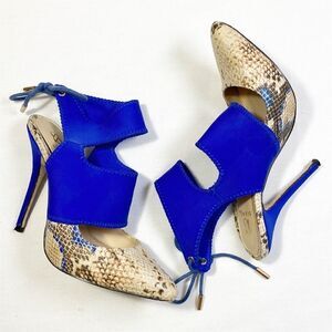 Scene by Shoe Dazzle Blue with Snake Print Heels